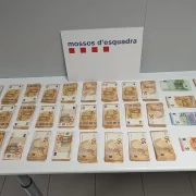 Imatge dels diners després de ser recuperats. - MOSSOS D’ESQUADRA