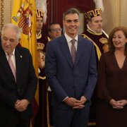 El president del govern espanyol, Pedro Sánchez, i la presidenta del Congrés, Francina Armengol, durant la celebració del dia de la Constitució a Madrid.