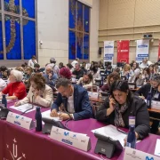 Sílvia Romero, Òscar Ordeig i Núria Gil a la UdL, que va ser la central de trucades per recollir donatius. - AJUNTAMENT DE ROSSELLÓ