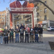 Organitzadors i autoritats, ahir durant la presentació de la Sant Silvestre de Lleida. - JORDI ECHEVARRIA
