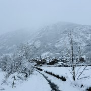 El poble i l'entorn d'Isil, completament nevats el 22 de desembre.