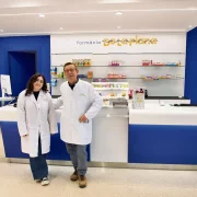 La nova farmàcia està regentada per Josep Pujol. - JORDI BONILLA