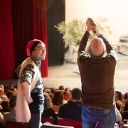 A Cervera els pastors van convidar el públic a beure de la seua bota. - JORDI BONILLA