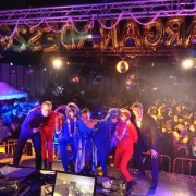 La festa de Cap d’Any a Tàrrega va congregar centenars de persones. - LLUÍS AGEA