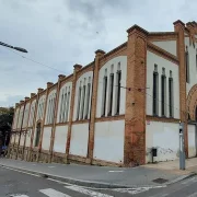 L’edifici del Mercat del Pla, ubicat al número 3 del carrer Sant Martí. - SEGRE