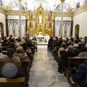 El bisbe de Lleida, autoritats locals i veïns van assistir ahir a l’acte de commemoració. - INGRID SEGURA
