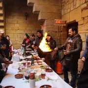 El pati d’armes del castell és el lloc escollit per a l’esmorzar popular. - AJUNTAMENT DE L’ESPLUGA CALBA