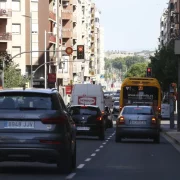 Semàfor amb càmera de velocitat a l’avinguda Príncep de Viana, en una foto d’arxiu. - SEGRE