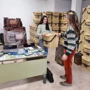 Entrega de cubs per a la recollida selectiva porta a porta a Salàs de Pallars. - AJUNTAMENT DE SALÀS DE PALLARS