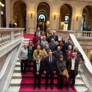 Representants d’entitats i diputats, al Parlament. - ASSOCIACIÓ CONTRA EL CÀNCER