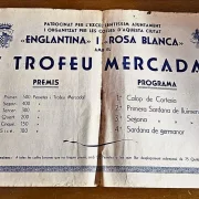 En els programes del 1951 es poden veure els premis i trofeus que s’entregaven, i les colles que participaven en el concurs. - ARXIU UCS
