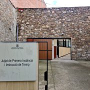 Entrada al Jutjat de primera instància i Instrucció de Tremp.