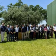 Foto de família dels participants en l’encontre.