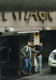 Un fotograma de l'espot de promoció del llibre.