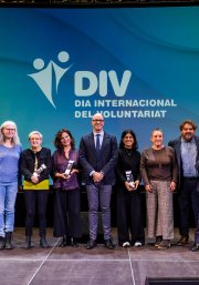 Foto dels guardonats en la gala de lliurament del 32è Premi Voluntariat.