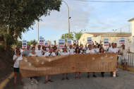 Una de les protestes contra aquest mestre per part de pares i mares a Artesa de Segre el setembre del 2022.