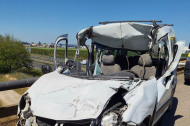 Foto de la furgoneta que va xocar contra un tractor a Vila-sana.