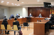 El condemnat (a l’esquerra), en el judici que es va celebrar el març del 2022 a l’Audiència de Lleida.