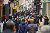 Gran afluència de persones durant el matí d’ahir a l’Eix Comercial de Lleida. - JORGE AGUSTÍN