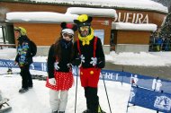 Imatge d’arxiu d’una parella d’esquiadors disfressats a Baqueira-Beret. - BAQUEIRA-BERET