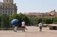 Una passarel·la a Lleida en plena onada de calor.