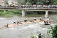 Un dels rais, al seu pas pel pont del Claverol. - EDGAR ALDANA
