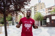 Melvin Ejim, el més recent fitxatge de l’Hiopos Lleida, ahir durant la seua breu estada a la ciutat. - FORÇA LLIEDA