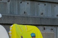 El Lleida va presentar ahir la samarreta amb què jugarà avui.