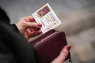 Últimas compras de lotería de Navidad.