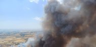 La columna de fum de l'incendi de Granyena de Segarra