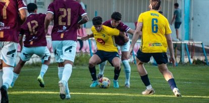 Una acció del partit que l’Atlètic Lleida va jugar ahir davant de l’Ebro. - ATLÈTIC LLEIDA
