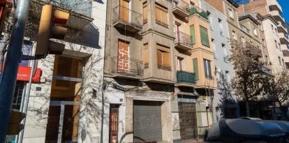 L’edifici de Prat de la Riba propietat de la Sareb està deshabitat. - PAU PASCUAL PRAT