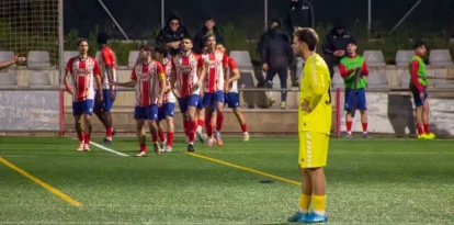 Pau Russo, contrariat després d’encaixar el tercer gol del partit. - ÀLEX SAMPER