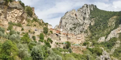 Imatge d’arxiu d’Abella de la Conca, al peu d’un pendent que registra despreniments ocasionals. - JORDI GUARDIOLA