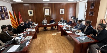 La consellera de Territori, Sílvia Paneque, s'ha entrevistat amb la síndica d'Aran, Maria Vergés, al Conselh Generau d'Aran