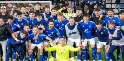 El Lleida celebra amb la grada de Gol Sud la victòria davant de la Grama el passat 1 de febrer. - ALEX SAMPER