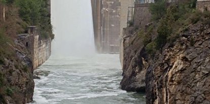 Oliana ha abierto las compuertas este viernes por la mañana