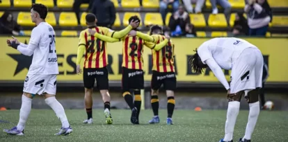 Els jugadors de Sant Andreu celebren l’1-0. - INGRID SEGURA