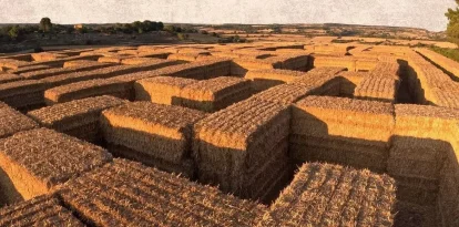 El laberint de palla obre de divendres a diumenge. - LA NOSTRA MEL