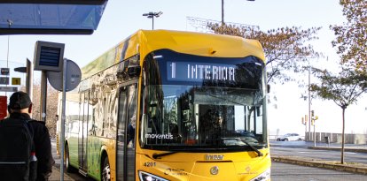 Un dels autobusos elèctrics de Lleida, aquest dissabte.