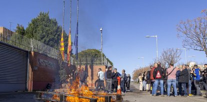 Protesta el març passat a les portes de la presó de Lleida. - JORDI ECHEVARRIA