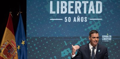 El presidente del Gobierno, Pedro Sánchez, interviene durante el acto 'España en Libertad', en el Auditorio del Museo Nacional Centro de Arte Reina Sofía,