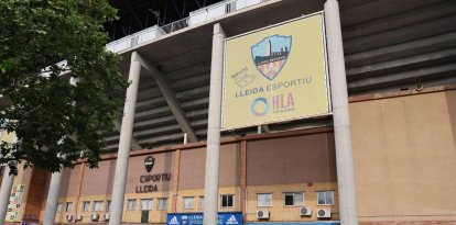 Una vista de la façana principal del Camp d’Esports, l’estadi del Lleida. - AMADO FORROLLA