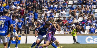 Una jugada del partit que van disputar Lleida i Espanyol al Camp d’Esports aquesta temporada passada. - JORDI ECHEVARRIA