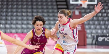 Leti Conca, en un partit contra el Robles, el seu nou equip. - JAVI ENJUANES