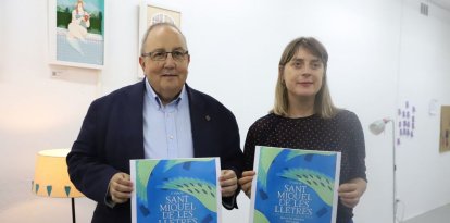 Antoni Gelonch i Mertxe París van presentar el programa d’activitats del Sant Miquel de les Lletres. - MAGDALENA ALTISENT