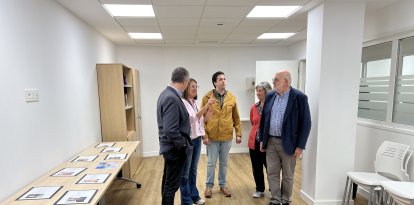 Les autoritats visiten la nova sala polivalent del servei de rehabilitació comunitària i l'hospital de dia de salut mental de la Seu d'Urgell.