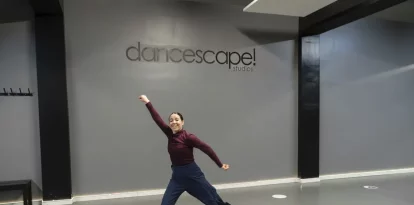 La ballarina Sandra Valls va interpretar una peça ahir a Dancescape, escola impulsora del festival. - ANNA REQUENA