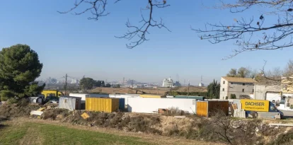 Vista de les finques en les quals es troben els infrahabitatges que la Paeria ha ordenat tancar. - PAU PASCUAL