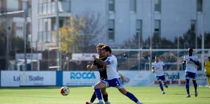 Una acció del partit del Mollerussa aquest diumenge.
